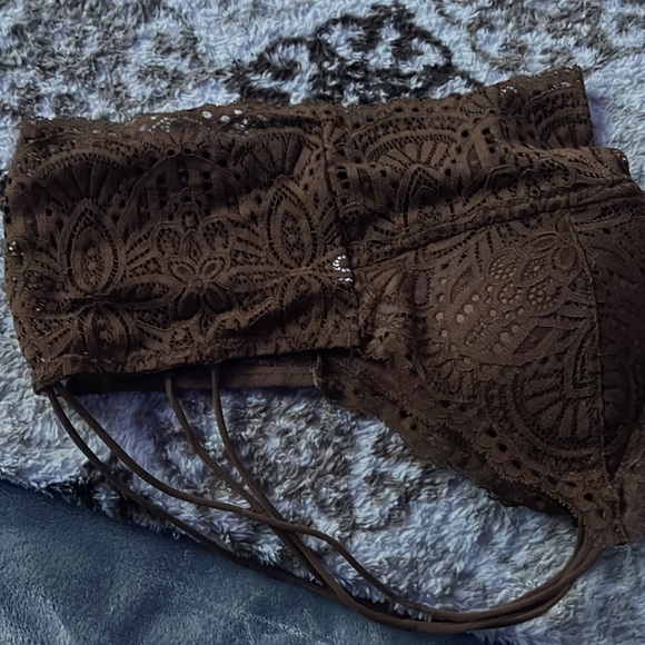 Barely worn is a  medium - Picture 3 of 4